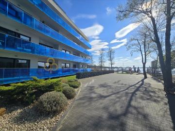 Luksusowy apartament nad jeziorem z prywatną plażą