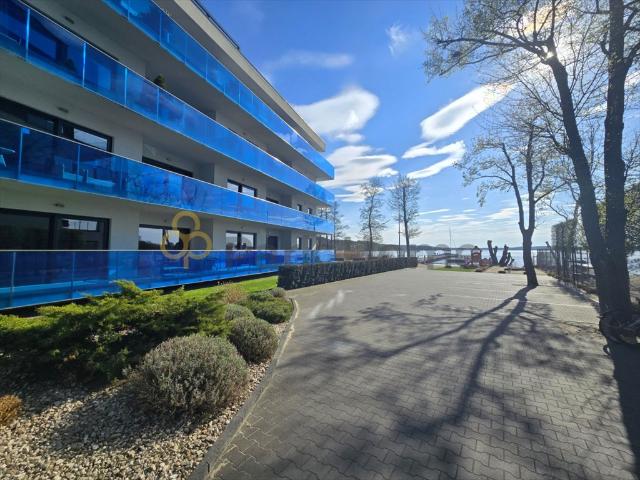 Luksusowy apartament nad jeziorem z prywatną plażą