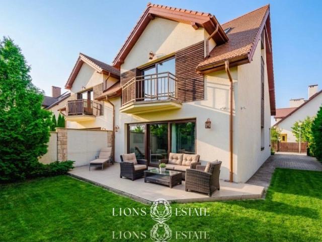 Luksusowy dom 216 m² z ogrodem i tarasem Wilanów Zawady