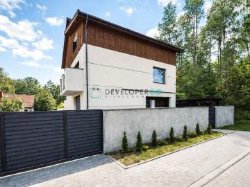Luksusowy dom 300 m² z gabinetem i panelami słonecznymi