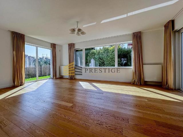 Luksusowy dom 300 m² z kominkiem i balkonem Wilanów