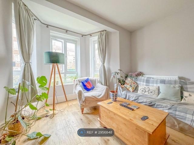 Lulworth House, London SW8, 2 bed flat to rent, £2,200 pcm | PrimeLocation