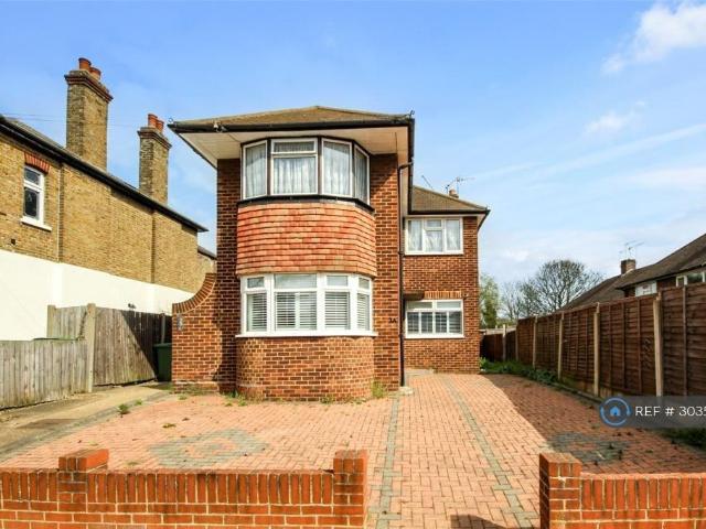 Lulworth Road, Welling, DA16 3 bed maisonette to rent £2,000 pcm £462 pw