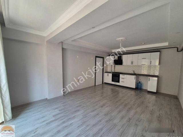 Lüleburgaz Merkezi Konumlu, 1+1 Sıfır Ayarında Kiralık Daire