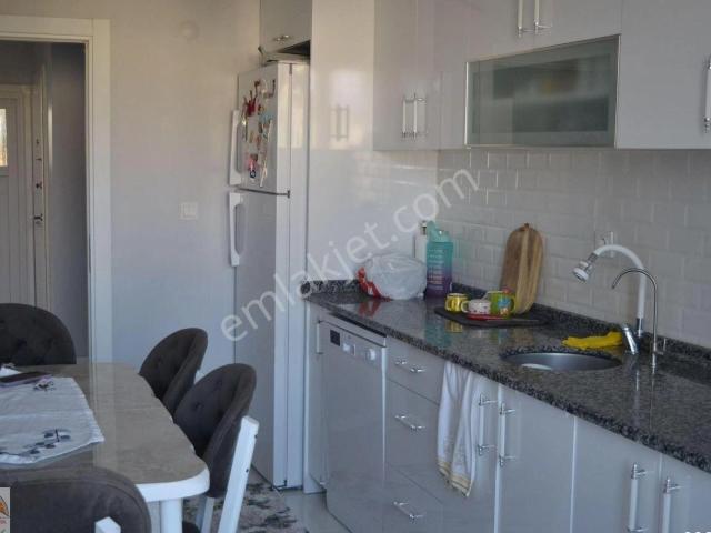 Lüleburgaz Sakızköy Cad Kiralık 2+1daire Güler Emlak