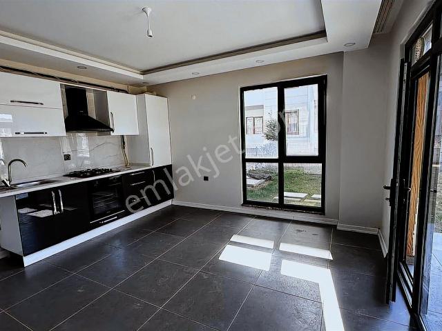 Lüleburgaz Zafer Mah. Kent Park Sitesinde Kiralık 1+1 Daire