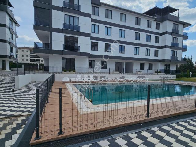 Lüleburgaz Zafer Mahallesinde Havuzlu Sitede 3+1 Daire