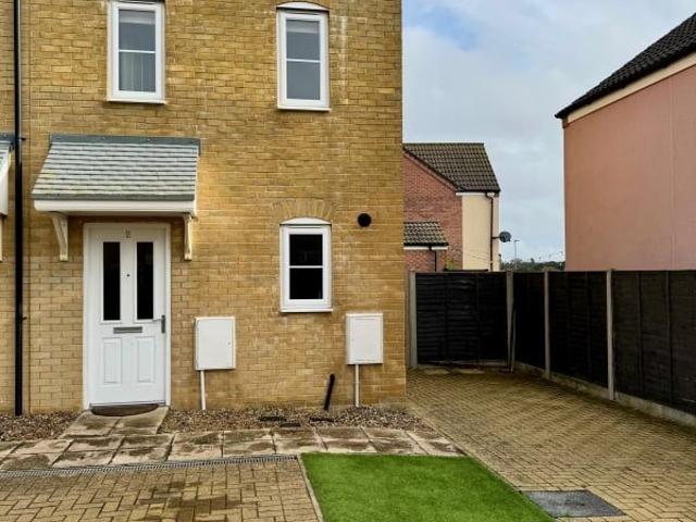 Lupton Close Lowestoft NR32, 3 bed terraced house to rent, £1,150 pcm | PrimeLocation