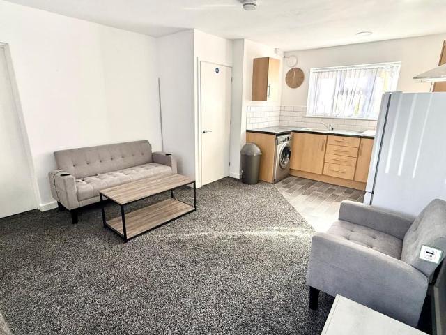 Lupton Road, Sheffield S8, 1 bed flat to rent, £775 pcm | PrimeLocation