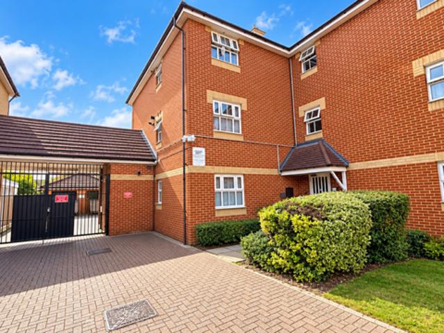 Lupin Crescent, Ilford IG1, 2 bed flat to rent, £1,600 pcm | PrimeLocation