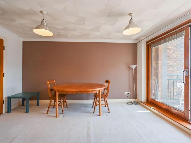 Luralda Wharf, Isle Of Dogs, London, E14 1 bed flat to rent £1,850 pcm £427 pw