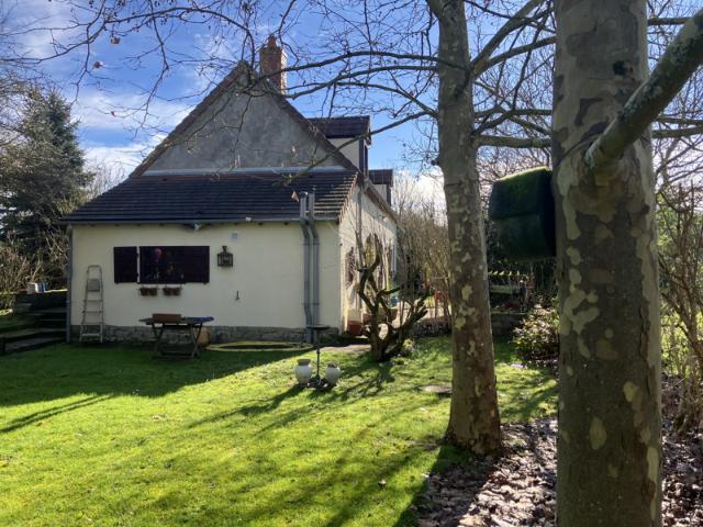 Lurcy Lévis Charmante maison avec 8268 m2 de terrain