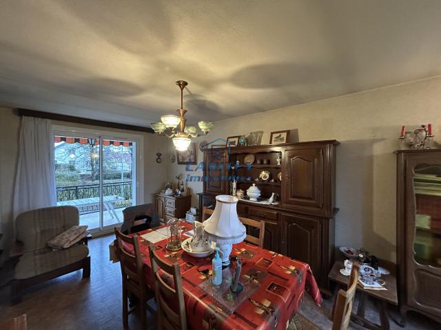 LURE Quartier calme: charmante maison de ville sur 6 ares