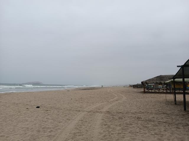 Lurín: casa de playa en venta