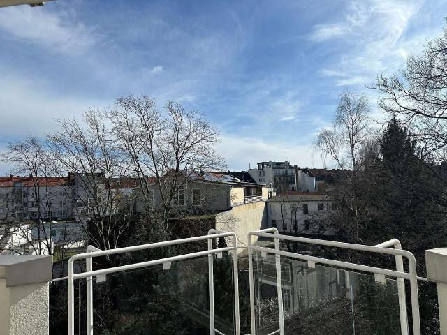 Lust auf ein neues Zuhause? Zwei Zimmer Dachgeschoss Wohnung mit Balkon und Stellplatz in der List