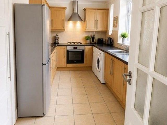 Lushes Road, Loughton IG10, 2 bed end terrace house to rent, £2,195 pcm | PrimeLocation