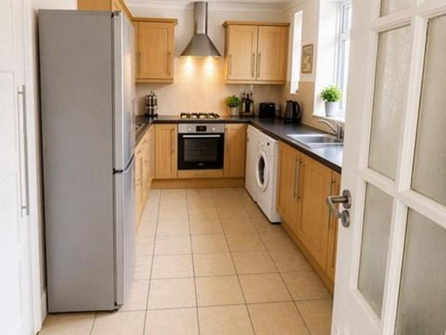 Lushes Road, Loughton, IG10 2 bed end of terrace house to rent £2,195 pcm £507 pw