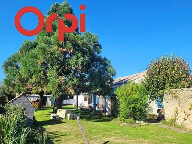 Lussant 17430 Achat / Vente maison 4 pièces t4 jardin terrasse