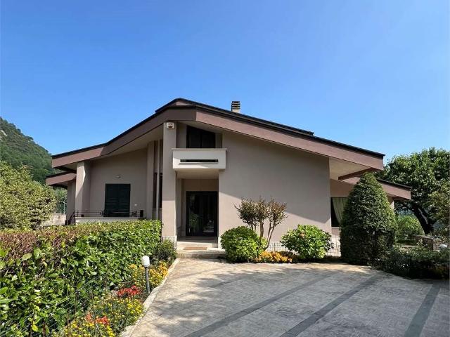 Lussuosa villa alle porte di Atina 400m² Atina
