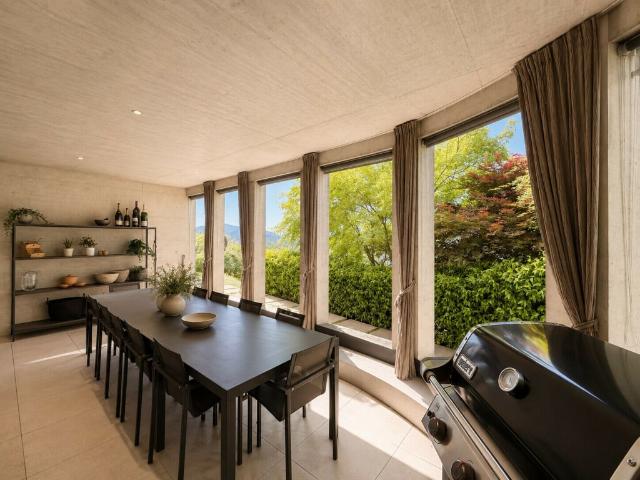 LUSSUOSO APPARTAMENTO DI 8.5 LOCALI VISTA LAGO A VIGANELLO