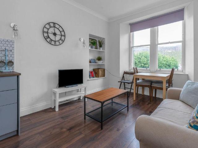 Lutton Court, City of Edinburgh, EH8 9RB, United Kingdom | 1 bed apartment for rent #140656435 | Rentberry