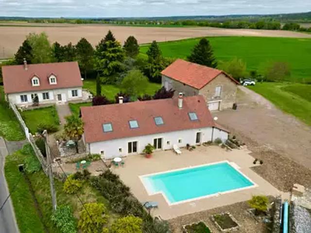 Luthenay Uxeloup 58240 Achat / Vente maison 10 pièces t10 piscine jardin