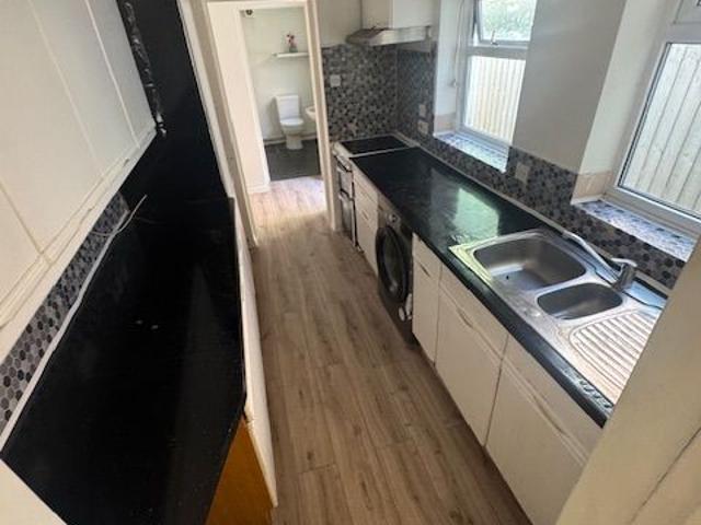 Luton LU1, 2 bed semi detached house to rent, £1,200 pcm | PrimeLocation