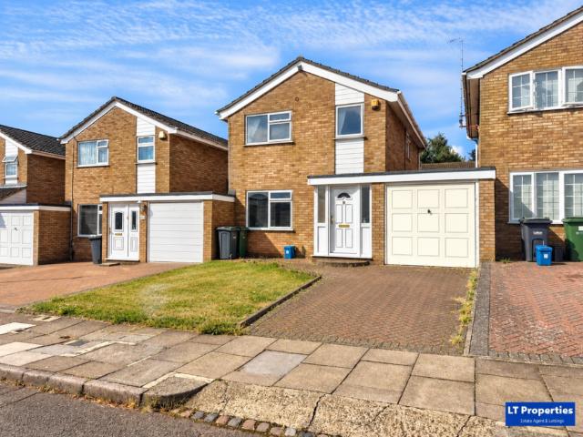 Luton LU2 3 bed detached house to rent £1,700 pcm £392 pw