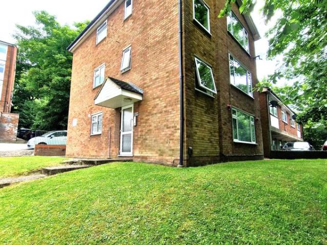 Luton LU2, 2 bed flat to rent, £1,250 pcm | PrimeLocation