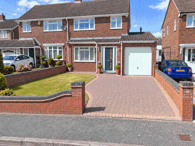 Luton LU3, Semi detached house to rent, £2,375 pcm | PrimeLocation
