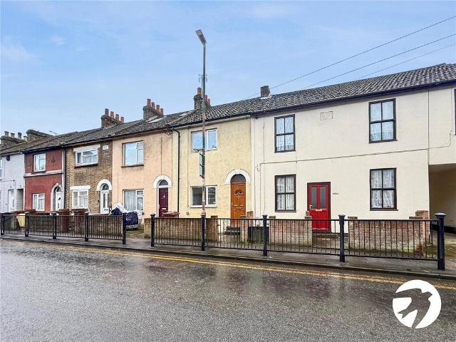 Luton Road, Chatham, Kent, ME4 2 bed terraced house to rent £1,150 pcm £265 pw