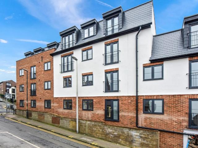 Luton Road, Harnam Court ME4, 1 bed flat to rent, £1,000 pcm | PrimeLocation