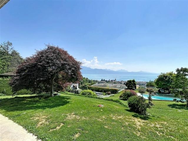 Lutry – Doppelhaus mit privatem Pool und Seeblick