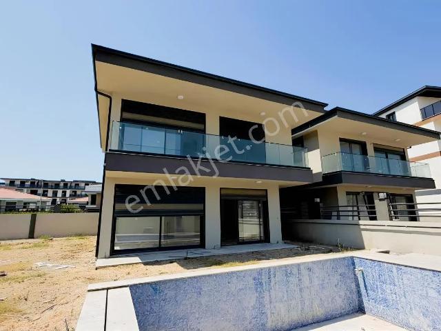 Luwi Residance'da Tam Müstakil Havuzlı Kiralık Villa