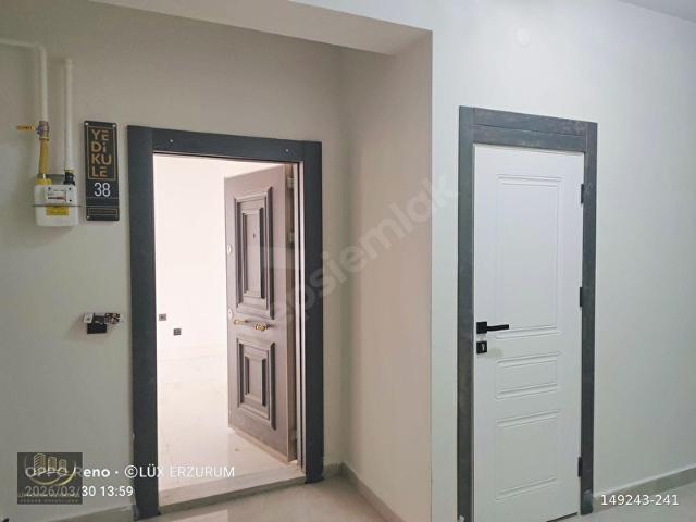 LÜX'TEN YILDIZKENT'TE MERKEZİ LOKASYONDA 4+1 ARAKAT FIRSAT DAİRE