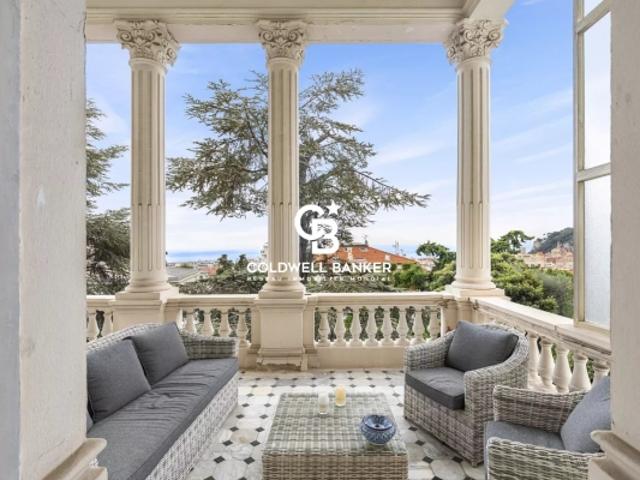 LUXUEUX APPARTEMENT 7 PIECES MONT BORON VUE MER