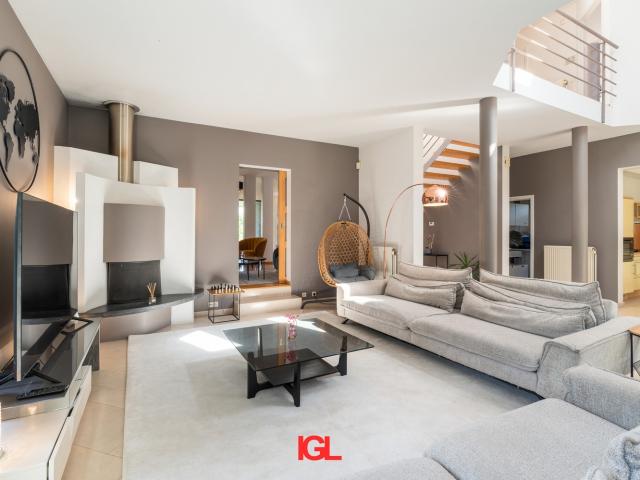 Luxueuze villa in residentiële wijk te huur