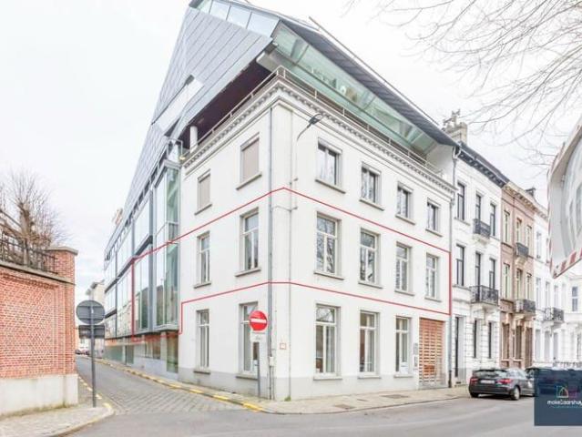Luxueuze kantoorloft met inpandige staanplaats en kelderbe