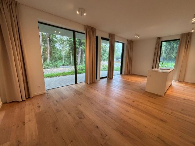 LUXUEUS NIEUWBOUWAPPARTEMENT MET TWEE SLAAPKAMERS EN RUIM TERRAS