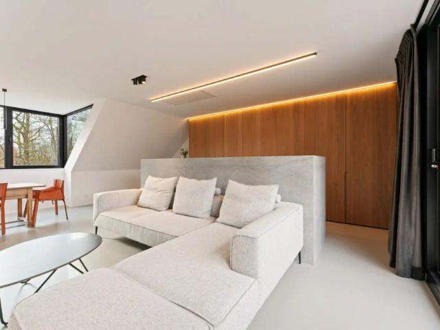 Luxueus afgewerkte penthouse te huur in het hart van Brugge!