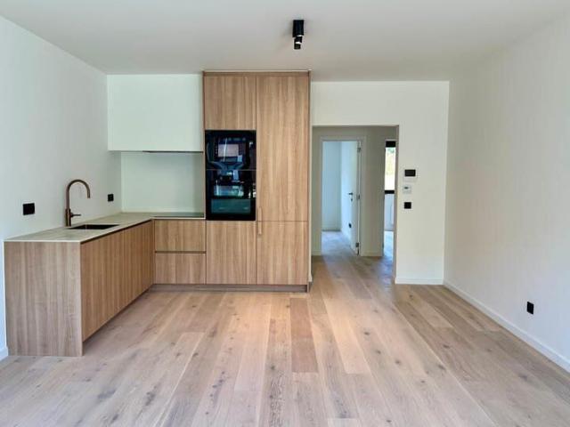 Luxueus appartement met 2 slpk en terras + tuin te Berchem