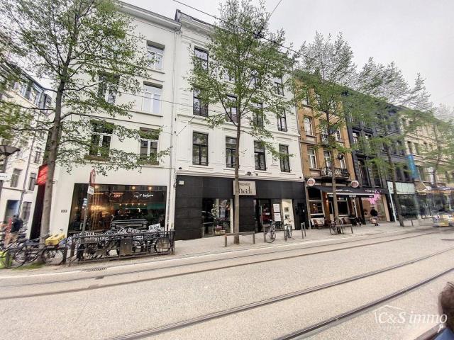 Luxueus appartement met terras op Sint Andries