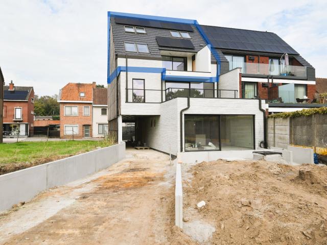 Luxueus en energiezuinig duplex appartement met leuk terras en autostaanplaats