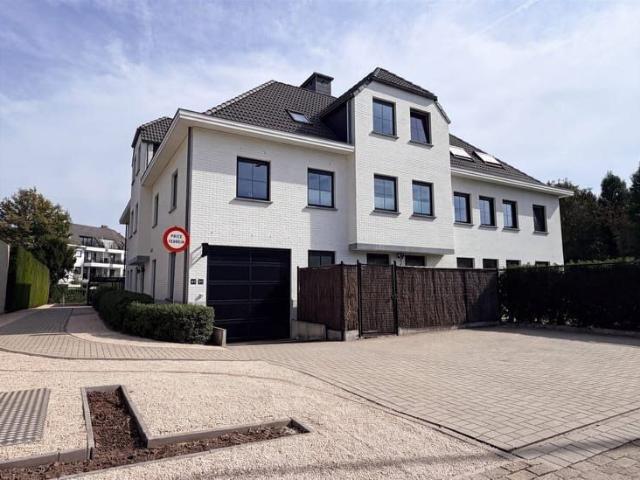 Luxueus en energienezuinig gelijkvloersappartement met 3 slp