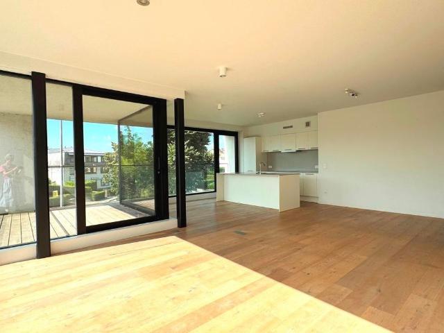 Luxueus en ruim recent appartement met 3 slaapkamers en 2 badkamers