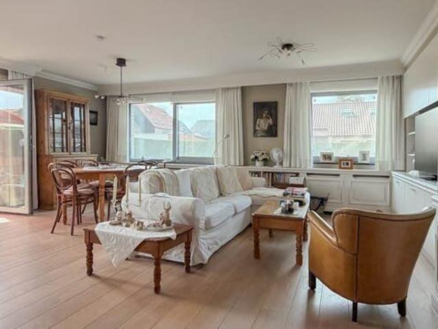 Luxueus gelijkvloers appartement met 2 slaapkamers, terra.