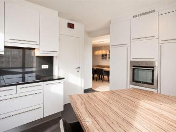 Luxueus gemeubeld appartement met prachtig zicht te huur in Gent