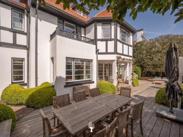 Luxueus gerenoveerde villa gelegen op een toplocatie in het