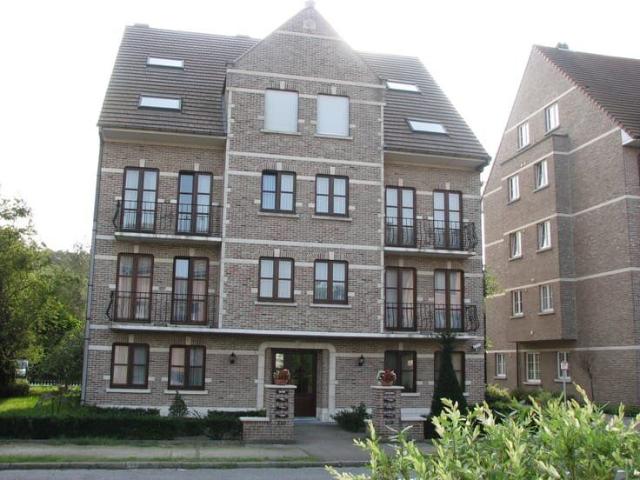 luxueus ingericht appartement met lift en garage