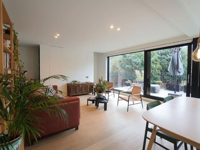 Luxueus 2 slpk duplex appartement in centrum Evergem met fantastisch ruim en zonnig terras